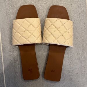 H&M nude slides